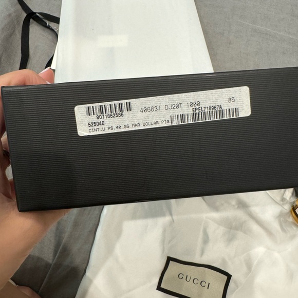 Gucci Leather belt with Double G
buckle GG MARMONT WIDE BELT
Size: 85 - Picture 9 of 13